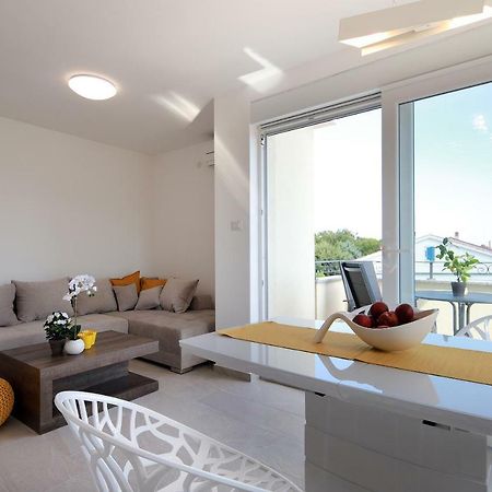 Apartmani Judita Pinezići Dış mekan fotoğraf