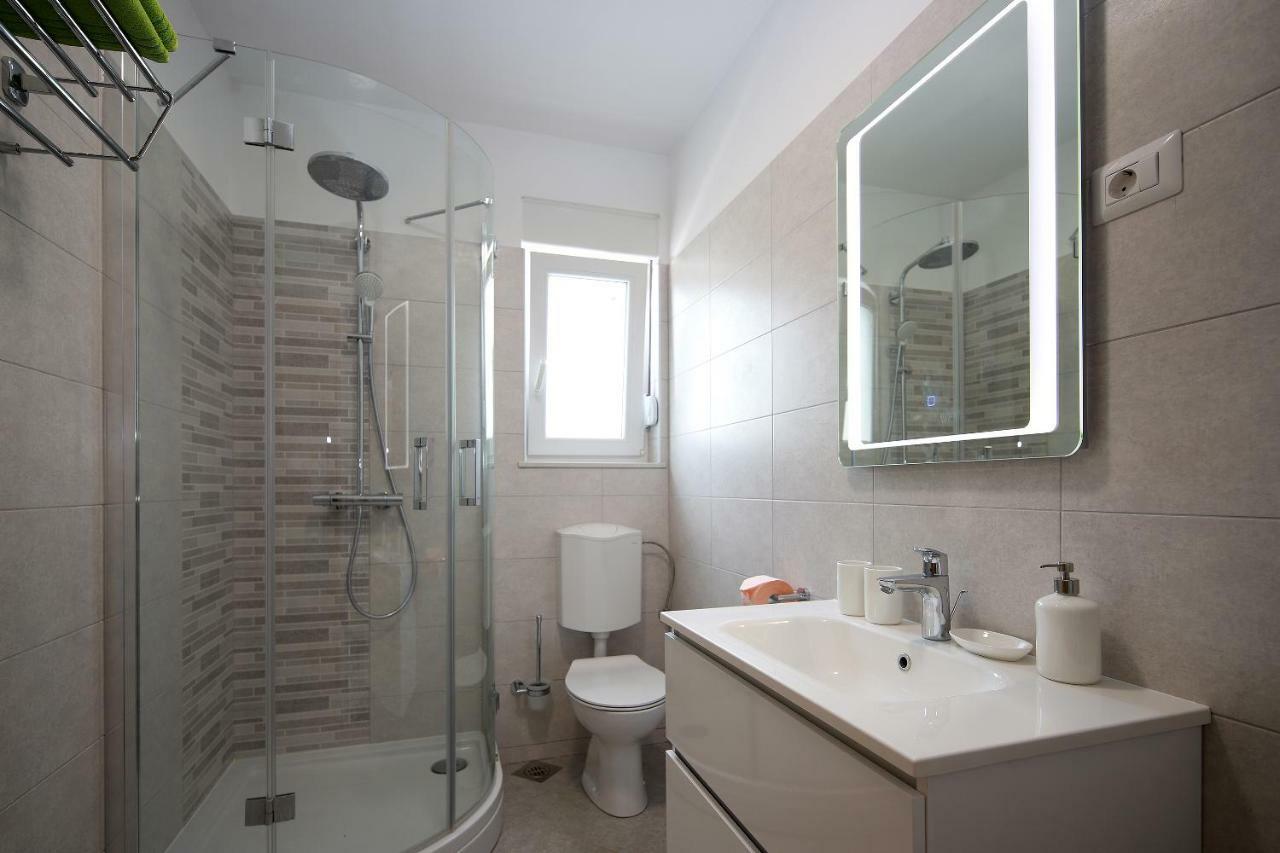 Apartmani Judita Pinezići Dış mekan fotoğraf