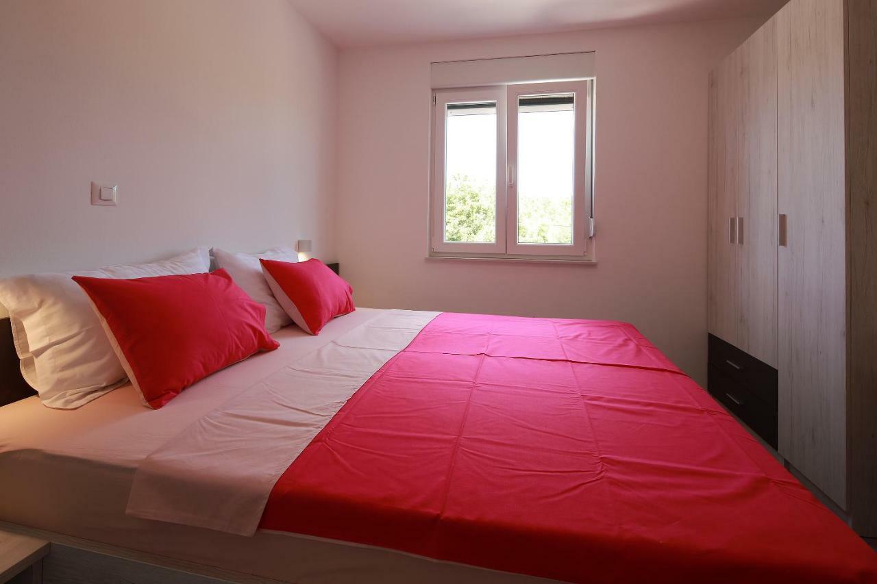 Apartmani Judita Pinezići Dış mekan fotoğraf