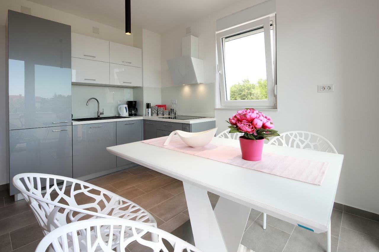 Apartmani Judita Pinezići Dış mekan fotoğraf