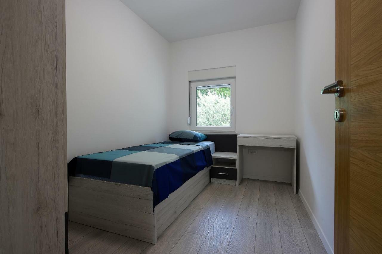 Apartmani Judita Pinezići Dış mekan fotoğraf