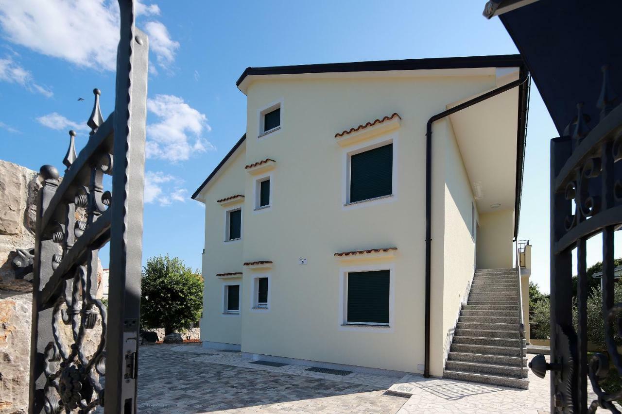 Apartmani Judita Pinezići Dış mekan fotoğraf